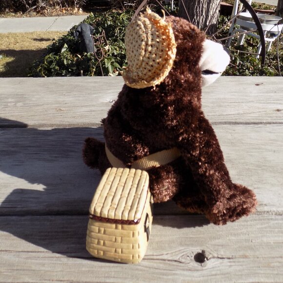 GEMMY INDUSTRIES FISHERMAN WORN HAT Fish Basket plush animal stuffed animal READ - Picture 4 of 10